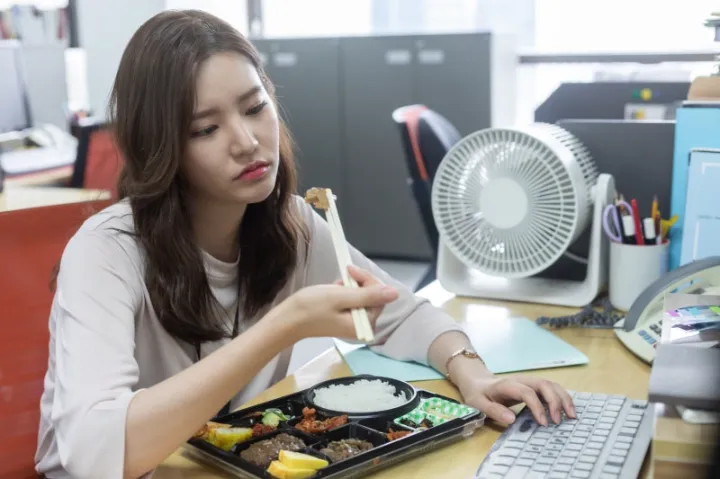 너무 뻔한 점심 메뉴에 질린 직장인