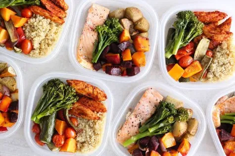 Fresh high-protein meal prep containers prepared for healthy eating in Korea